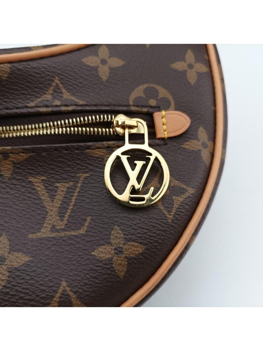 Louis Vuitton Loop Monogram Brown - Picture 11 of 16